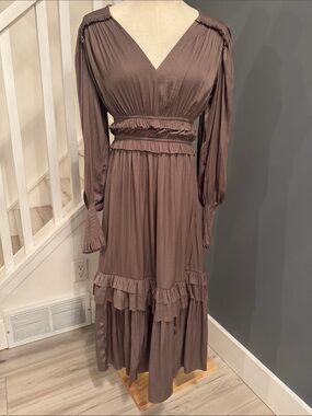 Quiet Luxury Tahari.Maxi Dress with classy vibe and a bohemian,cottagecore edge.